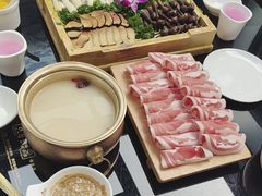 -慢丽江·云南野生菌土鸡锅(西山店)