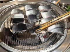 -围炉肉舍•炭烤活鳗•丹东海鲜烤肉(步行街店)