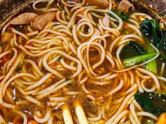 -爆炸头阿姨小四川正宗川味小吃(无任何分店)