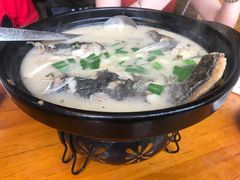 -临江餐馆二楼美食部落