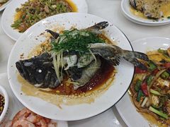 -覃记海鲜美食餐厅