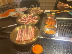 -臻牛烤肉