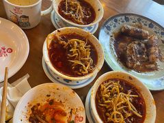 -炉小二铜锅牛蛙•川湘菜(三里屯店)