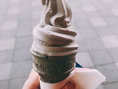 麻麻黑冰激凌-麦当劳(光新乐购店)