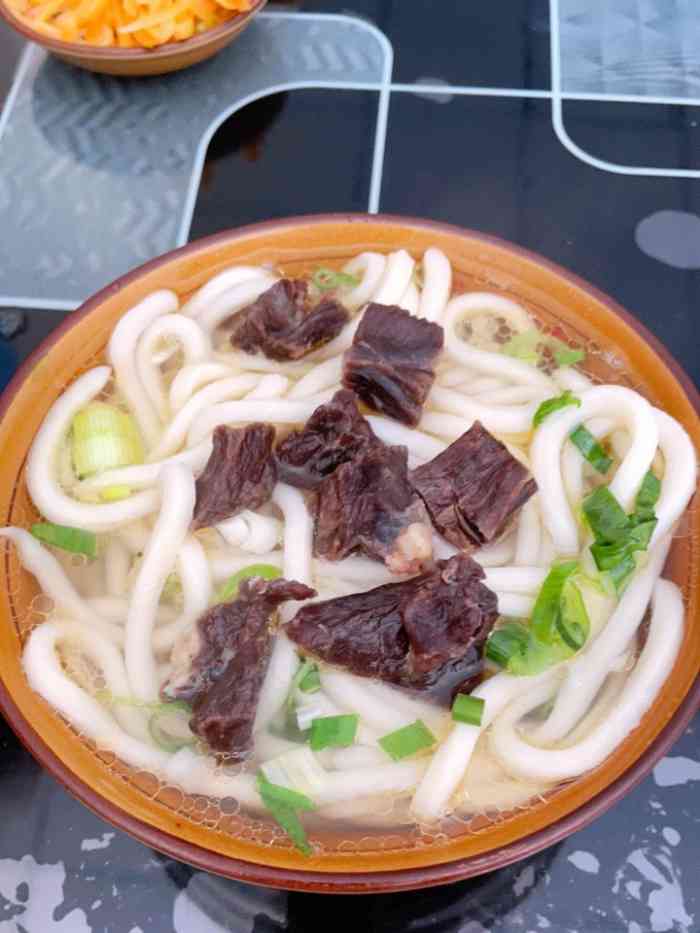 鑫那达慕肉干面-"国庆后期游玩,路过此地,司机朋友推荐来这.