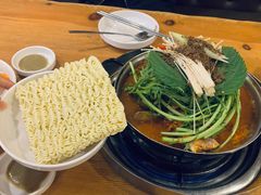 -喇喇排骨火锅·传统韩式脊骨汤(望京西园总店)