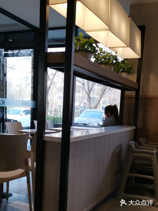 肯德基(亦庄上海沙龙店)靠窗位图片