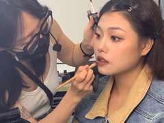 -金夫人化妆摄影职业培训学校