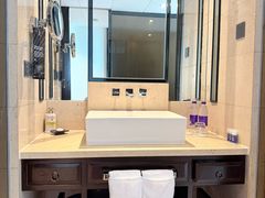 -三亚湾海居铂尔曼度假酒店