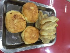 锅贴煎包-清真·玛丽亚新疆菜主题餐厅(浙江中路店)