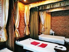 -莱蔻·圣灸堂·推拿艾灸(天山店)