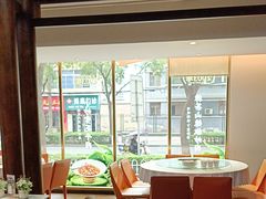 -阿瓦山寨·湘菜现炒·剁椒鱼头王(咸阳总店)