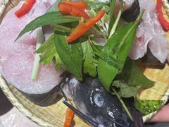 -野山舂·贵州现舂酸汤火锅(鸿通城店)