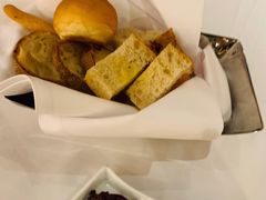餐前面包-卡佩罗意大利餐厅及酒吧Al Cappello Trattoria
