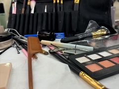 -粤港芭莎美容美发化妆学校