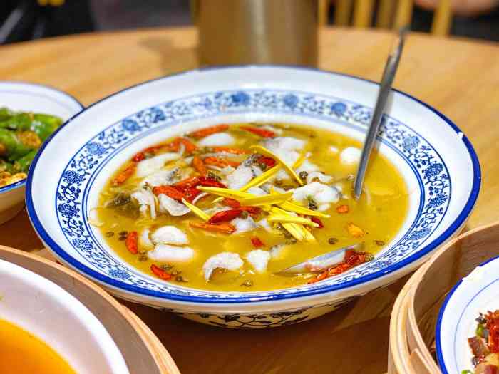 十八碗(东风店)-"去海口出差半路吃东西大众搜了琼海这家十八.