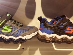 -SKECHERS 斯凯奇(上海国际时尚中心店)