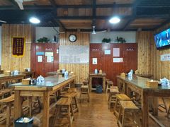 大堂-陇上全荟兰州传统牛肉面(延吉路店)