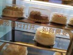 -红宝石·鲜奶小方·海派西点房(南丹店)
