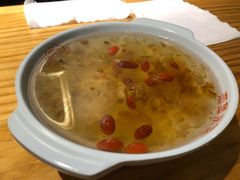 木耳炖桃胶-恋萍小吃(时代店)
