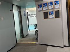 -蓝海豚游泳俱乐部(南京西路店)