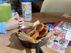 -必胜客(WOW阿罗海店)