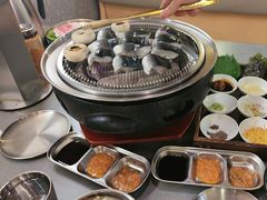 -围炉肉舍•炭烤活鳗•丹东海鲜烤肉(步行街店)