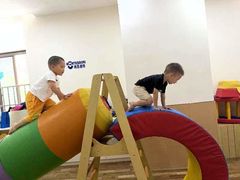 -瑞恩宝感统训练·语言提升·蒙氏托育中心