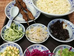 老北京炸酱面-门框胡同百年卤煮(新街口店)