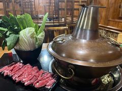 -果松木炭酸菜铜火锅·外婆参鸡汤