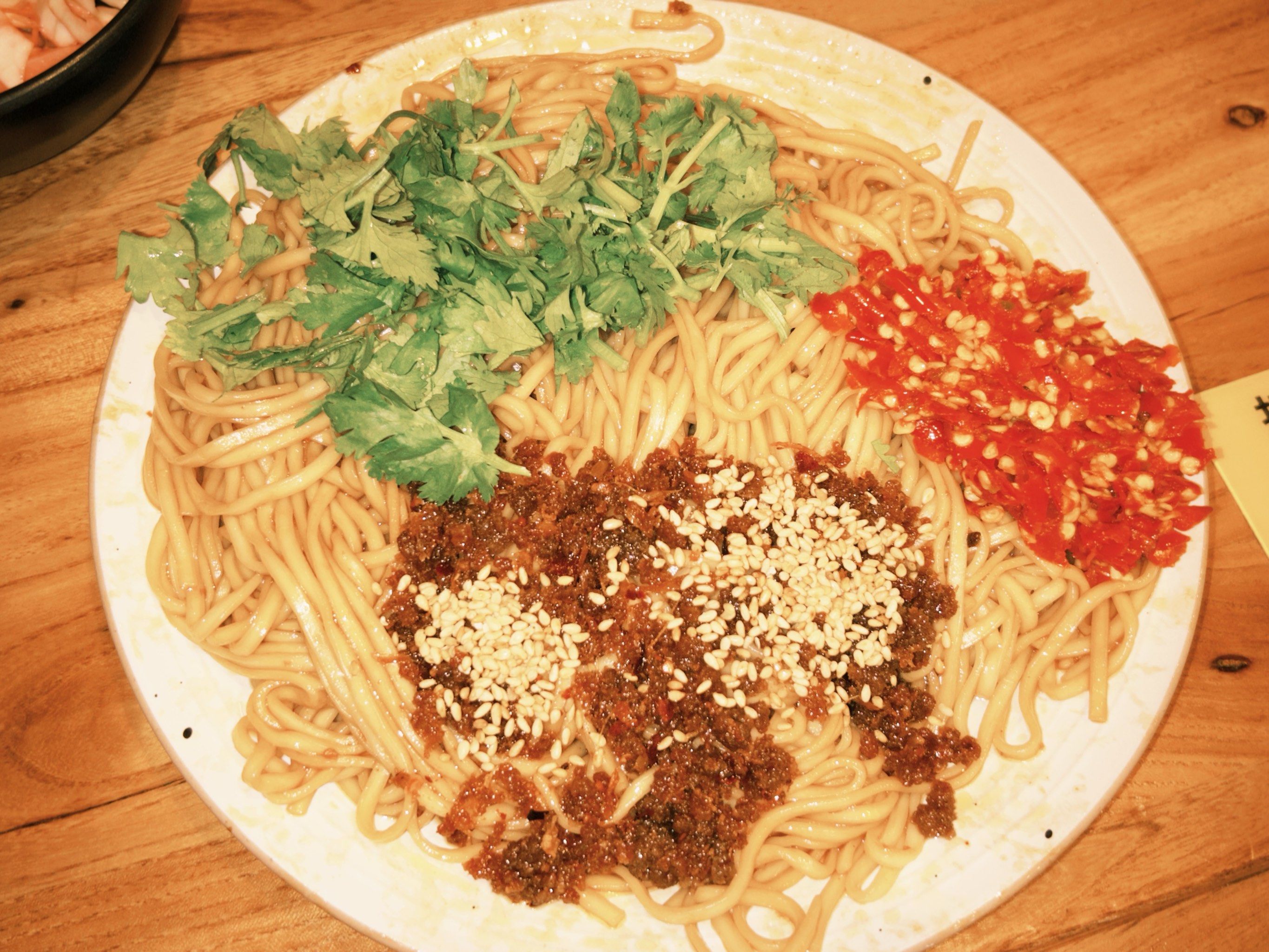 生椒牛肉面和荤燃面