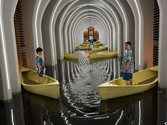 -涨巢·潮玩水疗局