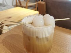 白女巫-Oasis coffee燕谷咖啡(公信店)