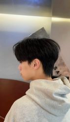-一家只做男发烫染的店