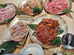 -汉城烤肉·黑金冠(华山路店)