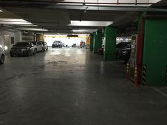 -丽丰购物中心·停车场