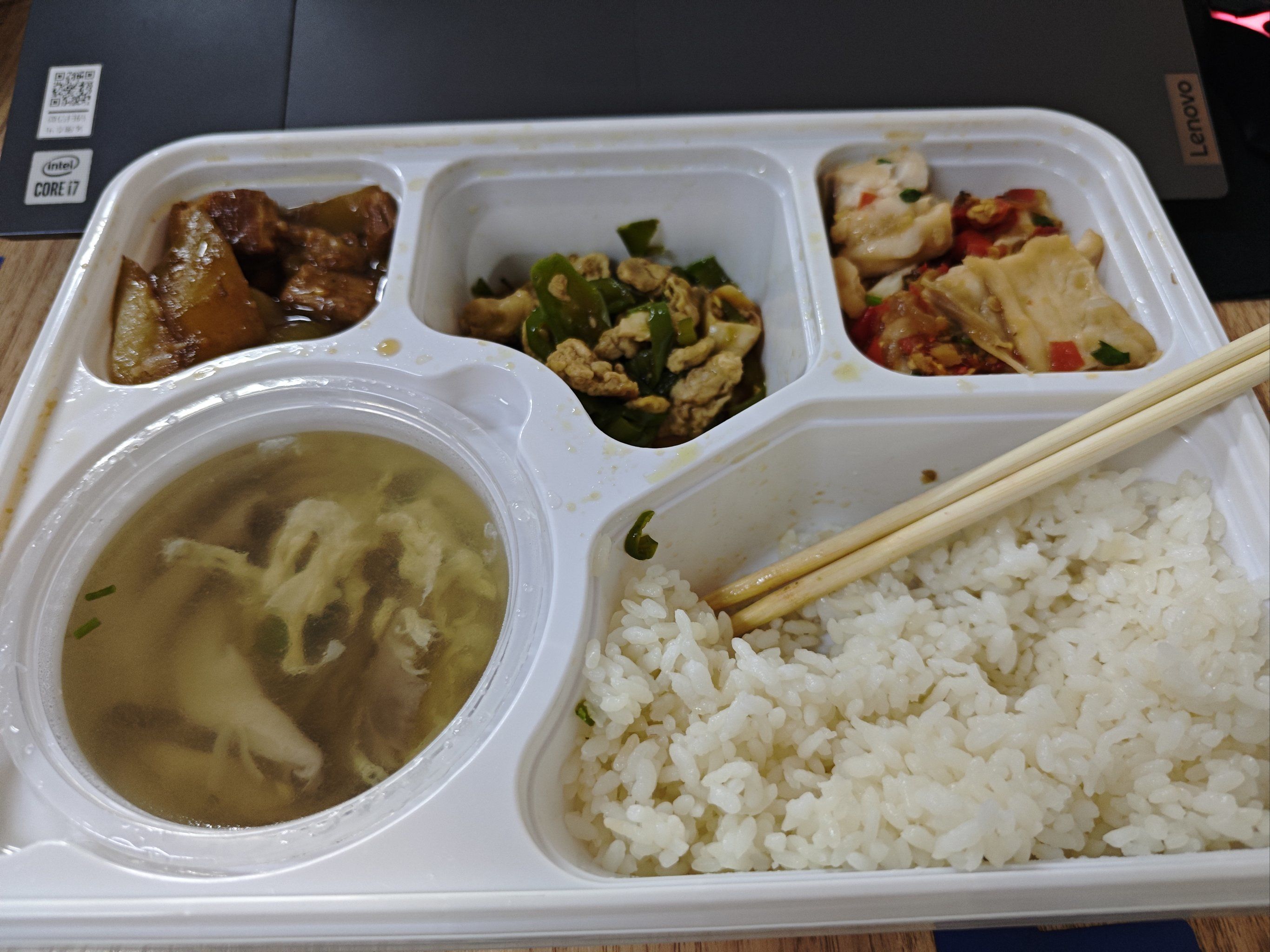 12块钱的盒饭,晒一晒我今天的午餐