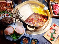 -湊湊火锅·茶憩(南京东路悦荟店)