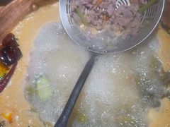 -洱火云南酸菜牛肉火锅(石景山当代商城店)