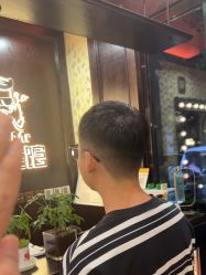 -东方先生国潮男士理发馆