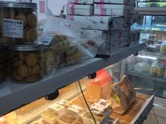 面包甜点陈列柜-三三烘焙坊(滨江店)