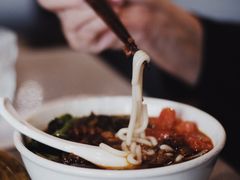焖肉小锅米线-半山腰·云南菜(侨福芳草地店)