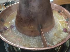 -果松木炭酸菜铜火锅·外婆参鸡汤