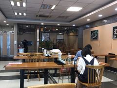 大堂-鑫花溪牛肉米粉(凤凰街创始总店)
