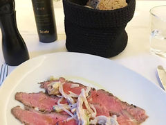 -Apetit City Restaurant & Bar
