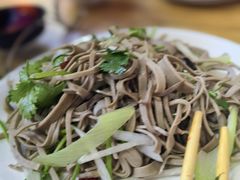 -溢心园香河肉饼总店
