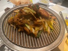 经典葱爆小羔羊肉-悦融·京鲁菜·露台花园(安定门店)