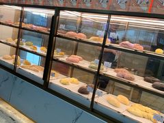 面包甜点陈列柜-奈雪的茶(深圳北站店)