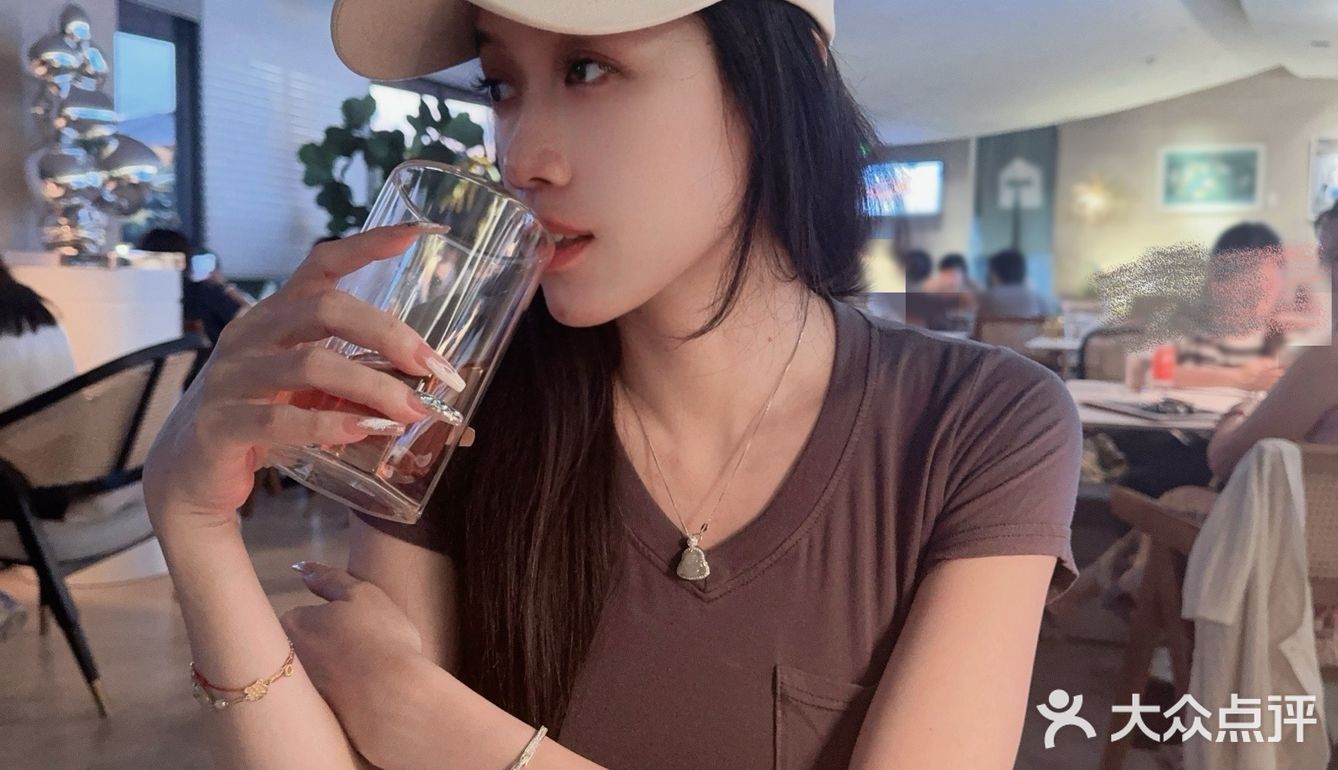 🥂 浪漫法餐，沿江边嘅小确幸