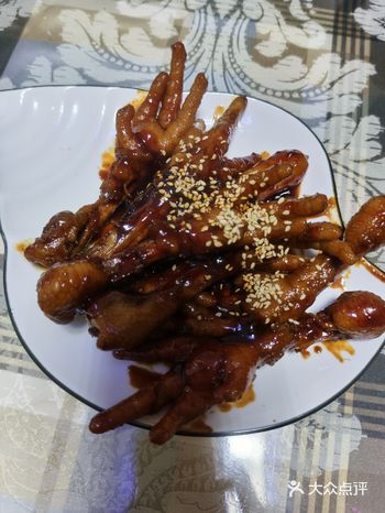 #韩式辣鸡爪# 首先鸡爪500g以及配料见图二～